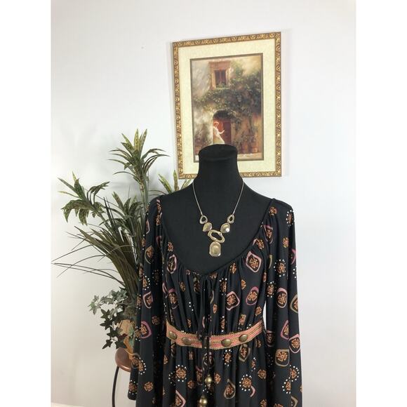 Muse Woman Dress 10 Off Shoulder Bell Sleeve Boho Vacation Resort Embellished - Picture 3 of 12